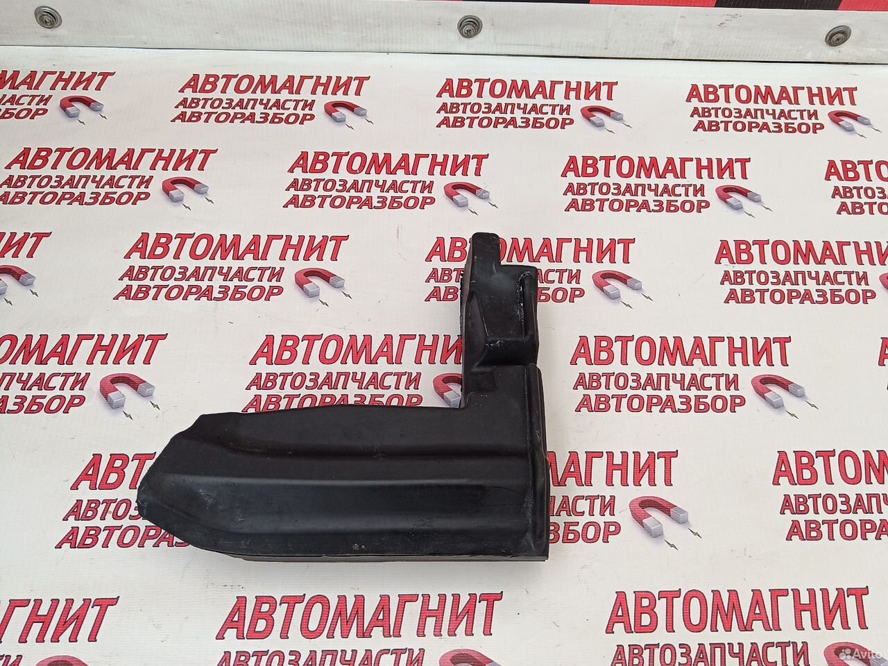 Уплотнитель жабо правый Рено Аркана 19-24г.в