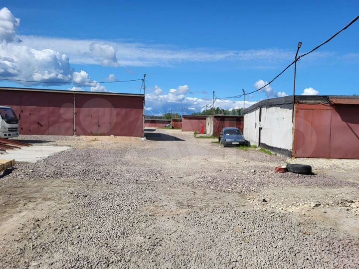 Гараж, > 30 м²