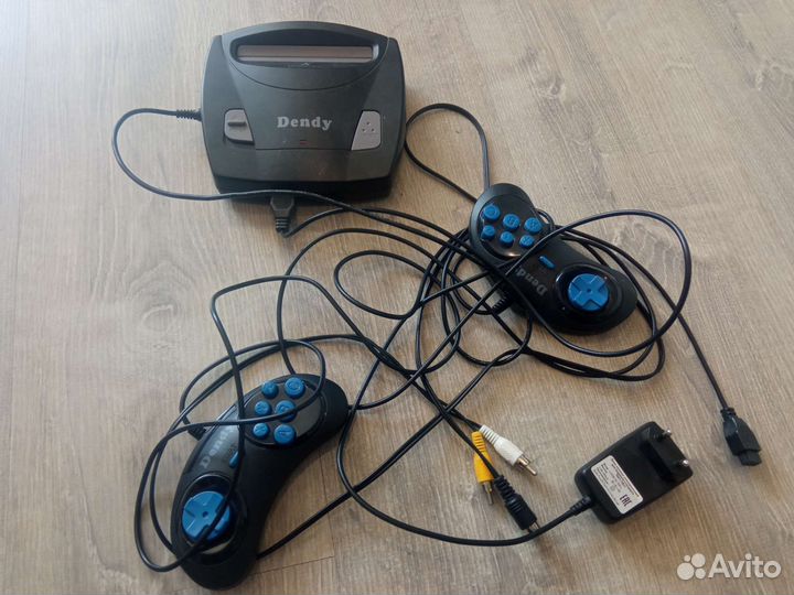 Игровая приставка dendy