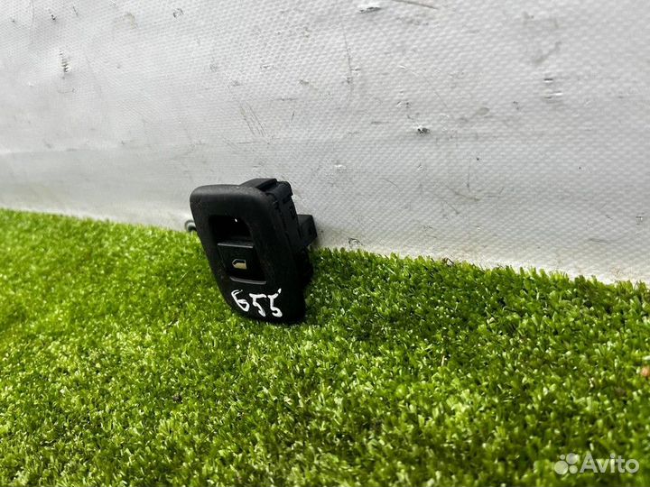 Кнопка стеклоподъемника заднего правого Peugeot96623726