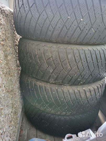 Goodyear Ultragrip Ice Arctic 195/65 R15 91T