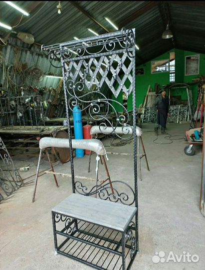 Кованная вешалка № 32