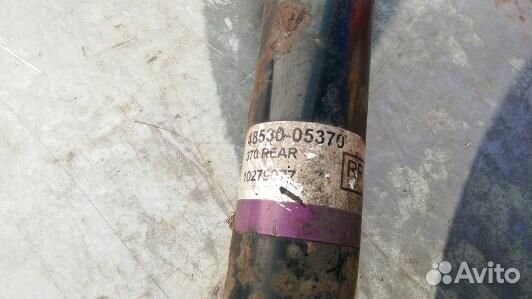 Амортизатор задней балки toyota avensis T27 (KNI11