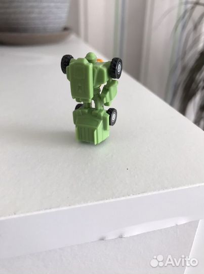 Трансформер из Kinder Surprise