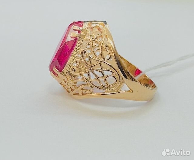 Золотое кольцо с камнем 18,5р