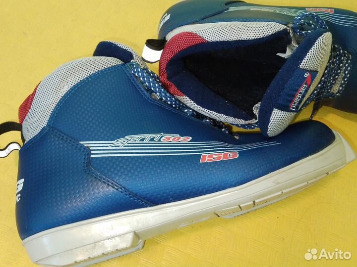 Лыжные ботинки коньковые