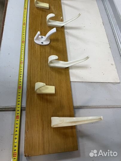 Вешалка для одежды настенная