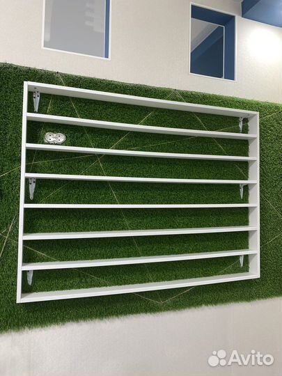 Полочка для гельлаков