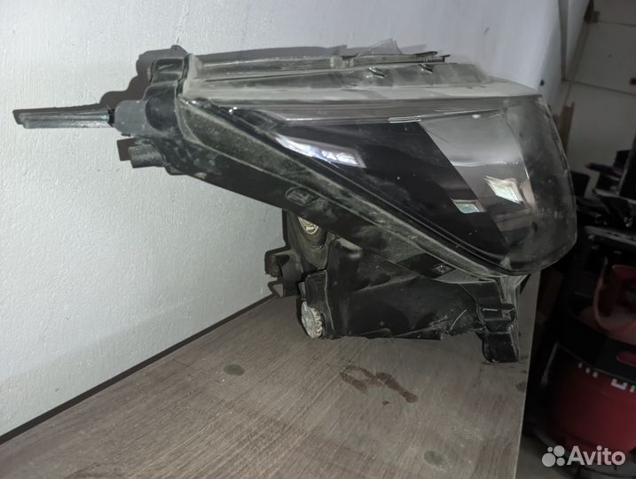 Фара левая Nissan Qashkai J11 260604EH1A