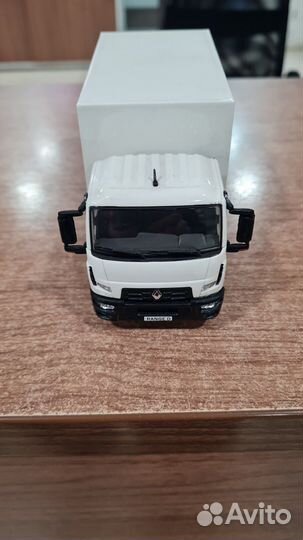 Лимитированная коллекционная машинка reno
