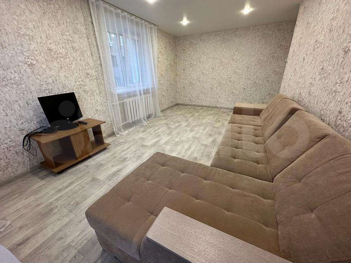 2-к. квартира, 43 м², 3/5 эт.