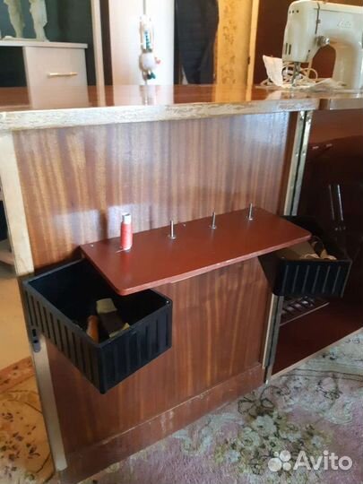 Швейная машинка LADA