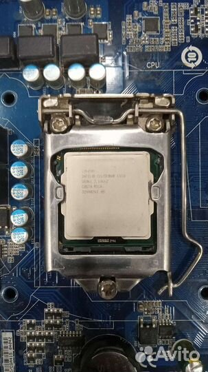 Материнская плата с процессором и памятью