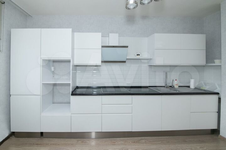3-к. квартира, 90 м², 4/25 эт.