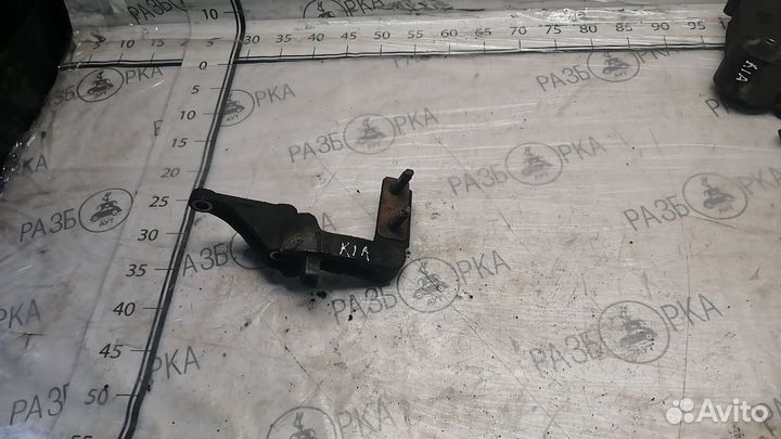 Кронштейн двигателя правый Kia Spectra S6D 1.6