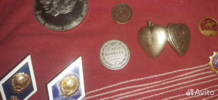 Тяжелые значки СССР и лёгкие