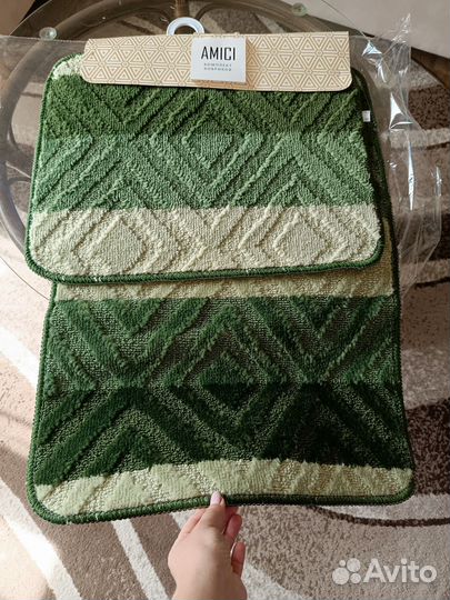 Коврики для ванной новые