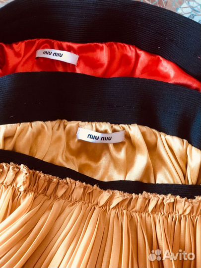 Юбка Miu Miu из плиссированной ткани (юбки плиссе)