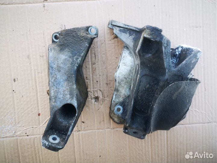 Кронштейн двигателя ALT 2,0 VW / Audi