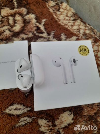 Беспроводные наушники apple airpods