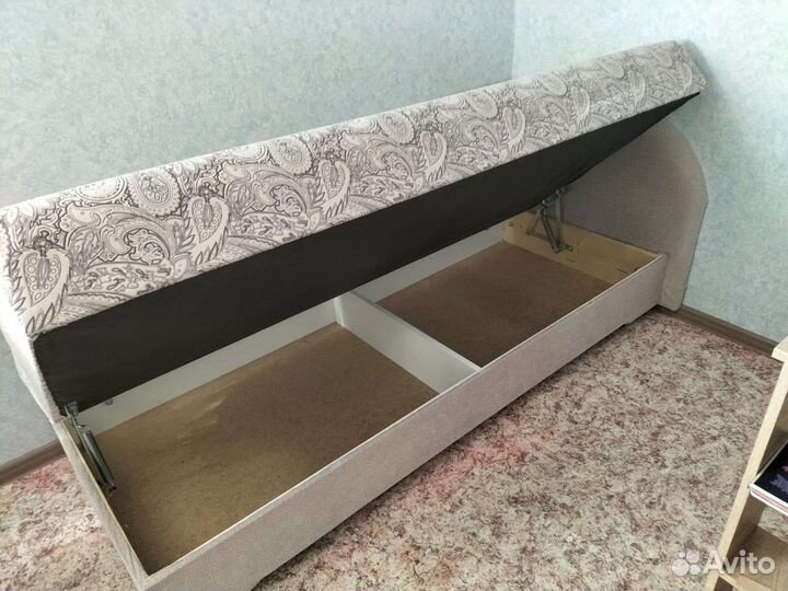Угловой тахта