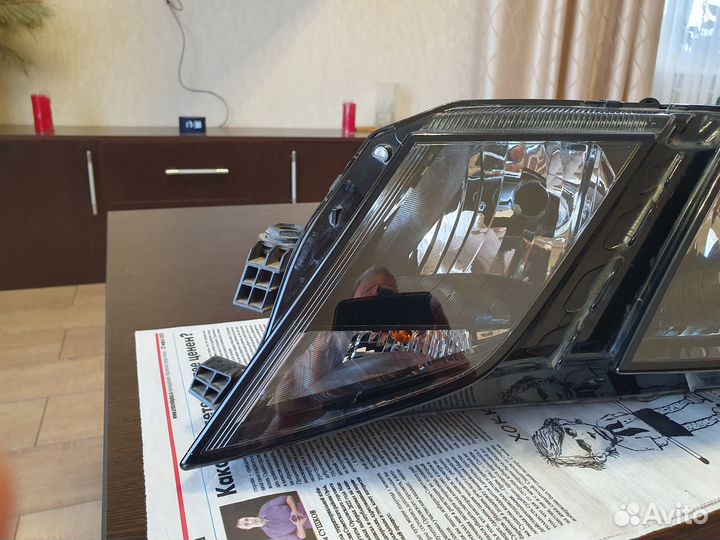 Фара передняя левая Skoda Octavia a7