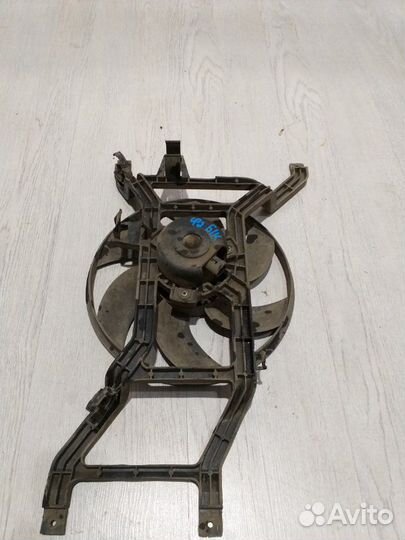 Вентилятор радиатора охлаждения двигателя диффузор