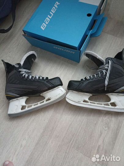 Хоккейные коньки bauer