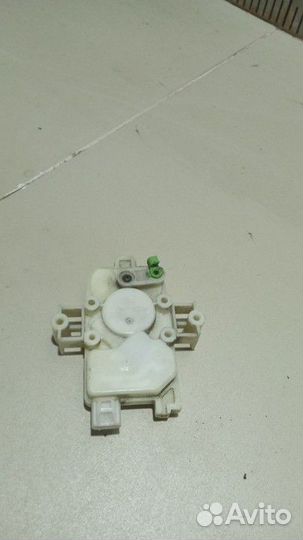 Активатор замка багажника Mitsubishi Outlander