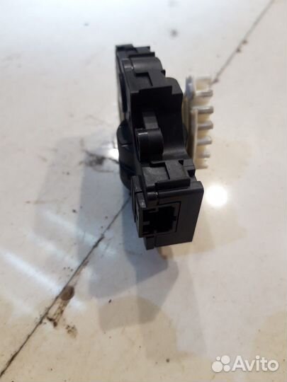 Моторчик привода заслонок отопителя