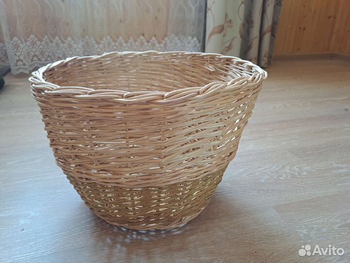 Корзина плетеная из лозы