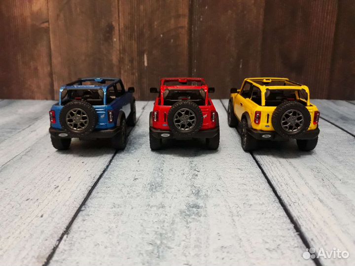 Машинка Ford Bronco 2022 Kinsmart