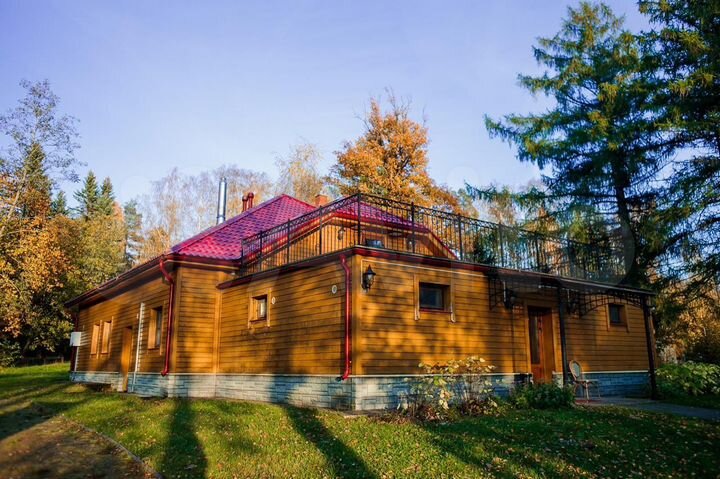 Коттедж 470 м² на участке 12 га