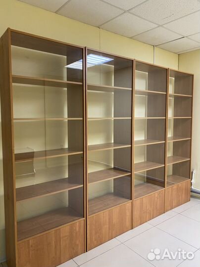 Витрины со стеклом(4штуки)в идеальном состоянии