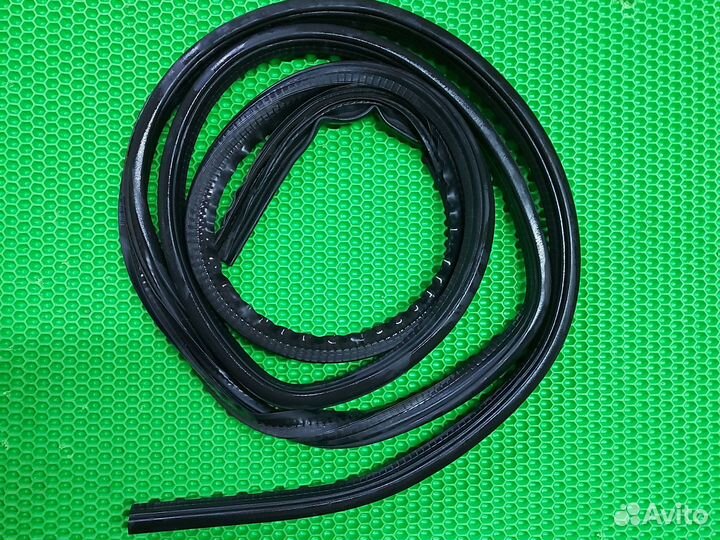 Уплотнитель задней двери УАЗ patriot