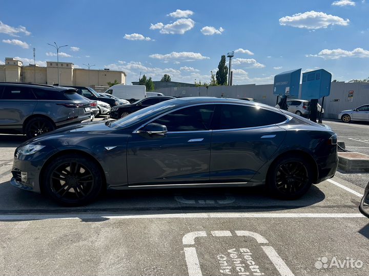 Авто на свадьбу Tesla Model S