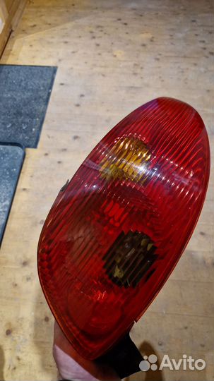 Фонарь задний правый peugeot 206 хетчбек