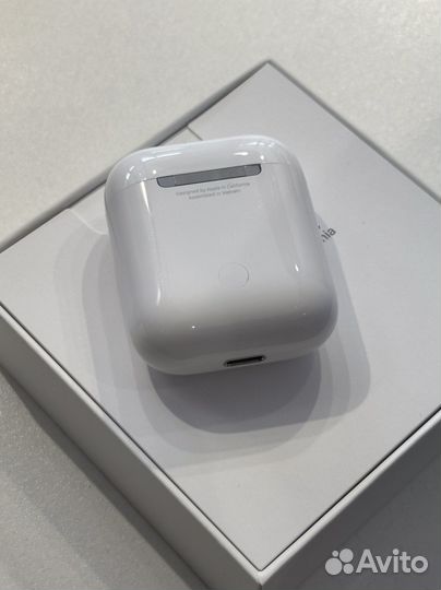 Airpods 2 кейс новый оригинал