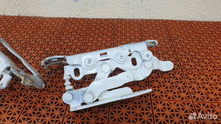 Петли капота Mercedes-Benz Cls-Class W218 2015 Amg