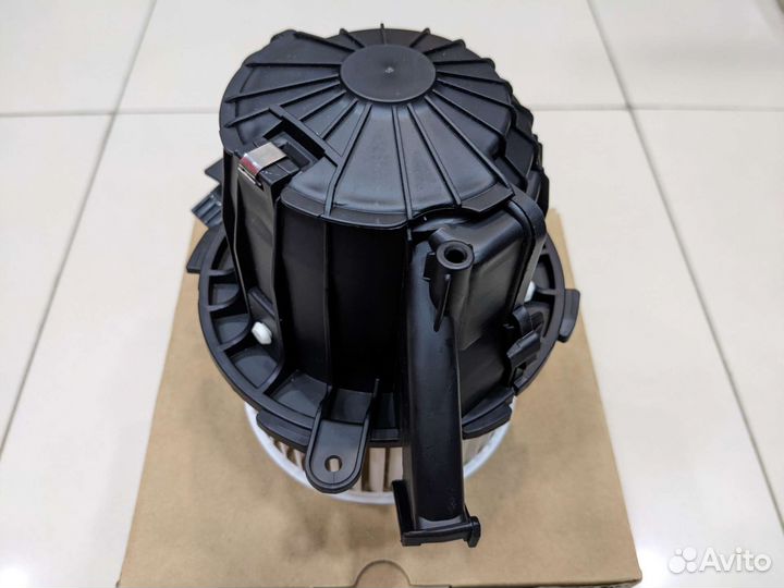 Мотор отопителя audi A4/A5/Q5/porshe macan