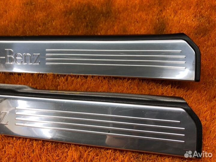 Накладка на порог салона Mercedes-Benz S-Class