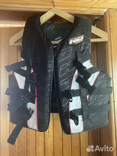 Жилет для водных видов спорта