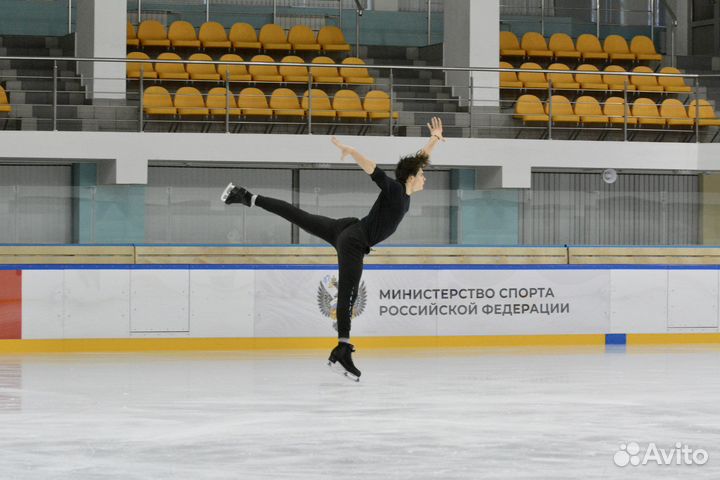 Тренер по фигурному катанию