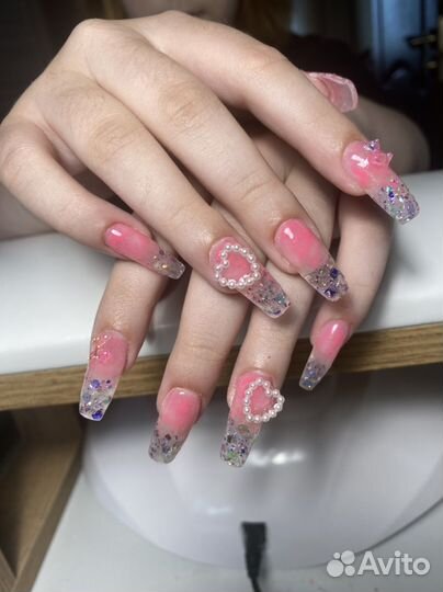 Модель на маникюр с покрытием гель лак