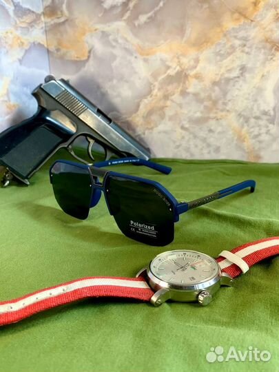 Солнцезащитные очки Hugo Boss синие