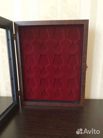 Витрина с планшетом на 12 медалей