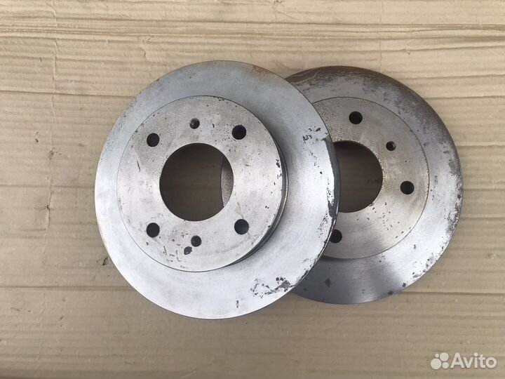 Передние тормозные диски Nissan Primera P10