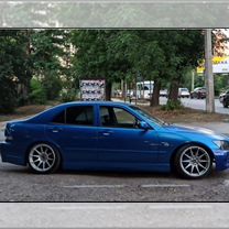 Toyota Altezza 2.0 AT, 2000, 140 000 км, с пробегом, цена 1 100 000 руб.