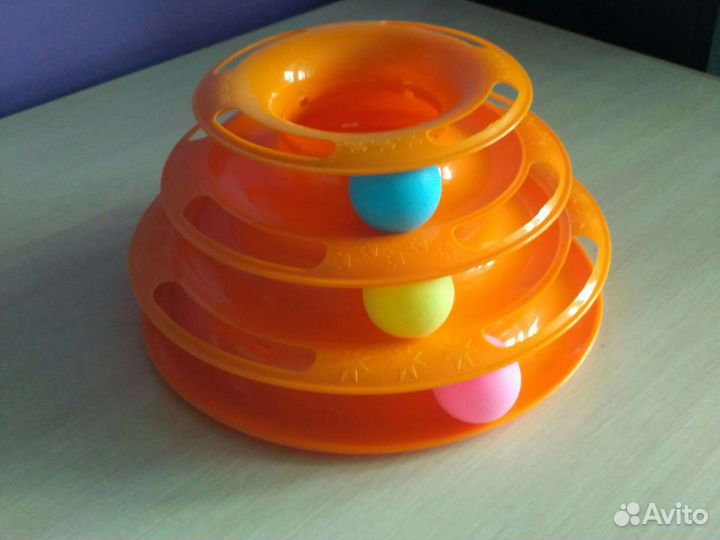 Пирамидка с шариками. Игрушка для кота