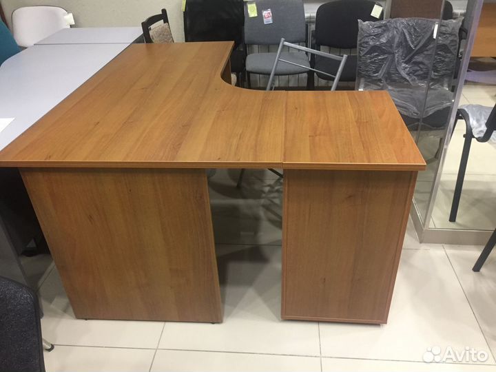 Стол письменный эргономичный 1400